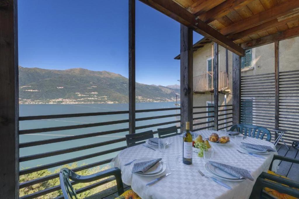 Poolside Apartment Cristina Bellano Exterior foto
